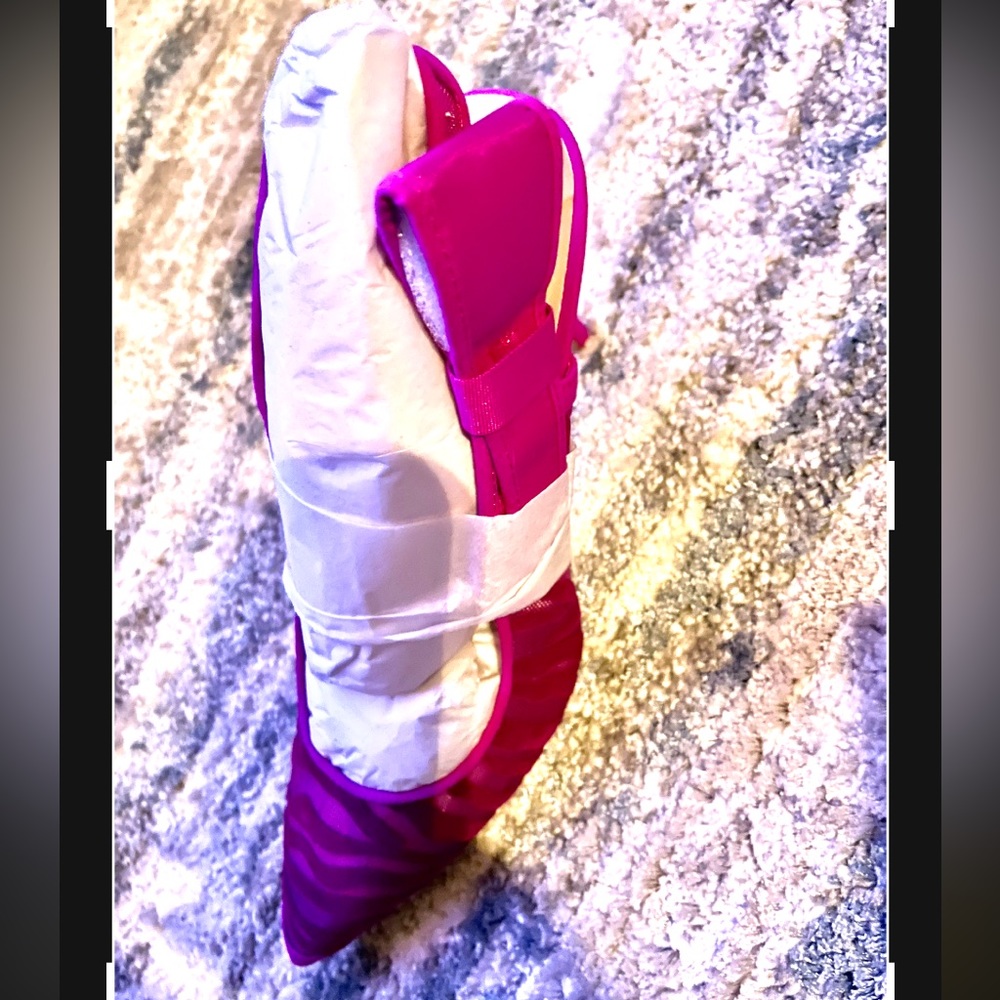 NWT I.N.C. Magenta Heels 7.5 M
